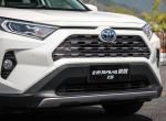 rav4荣放-新款荣放低配版17.48万内饰什么样的  ？档位是老款的样子吗？