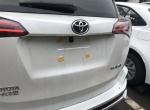 rav4荣放-我买的荣放先锋版，加装的360，结果车尾的摄像头就这样完全的露在外面，太难看了吧！大家有没有安装过的，都是怎么处理的呢？