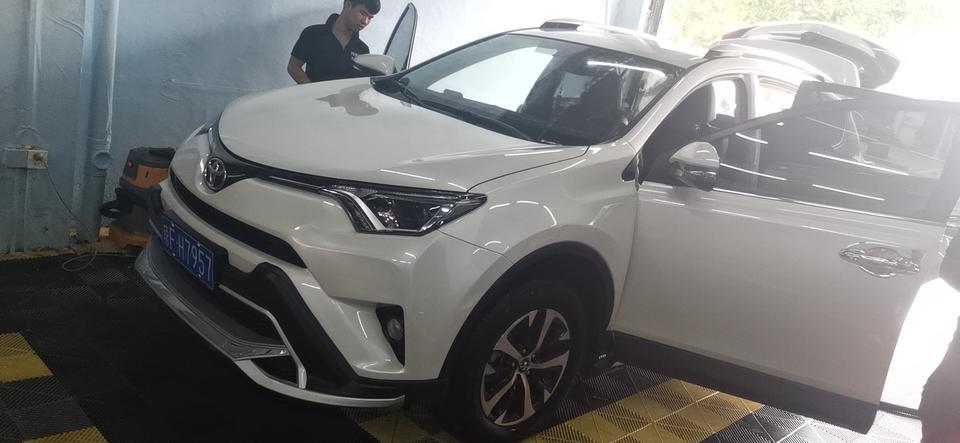 rav4荣放-求助大家，我新车车内有小老鼠，怎么办，找不到啊，怎么处理，还有怎么防老鼠呀。苦恼，求助大家，帮帮忙。