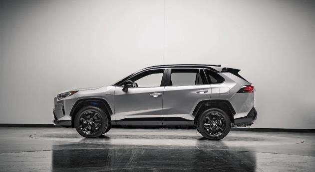 rav4荣放-新荣放麋鹿测试68km/h，可不可以在底盘增加防倾杆，在发动机加顶巴，增加他的过弯稳定性？大家有没有意见，一起交流下撒。
图片来自互联网，如有侵权，请联系删除！