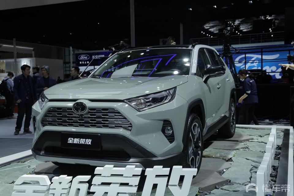 听说RAV4荣放新款要上市了？这车南哥你怎么看怎么说？
