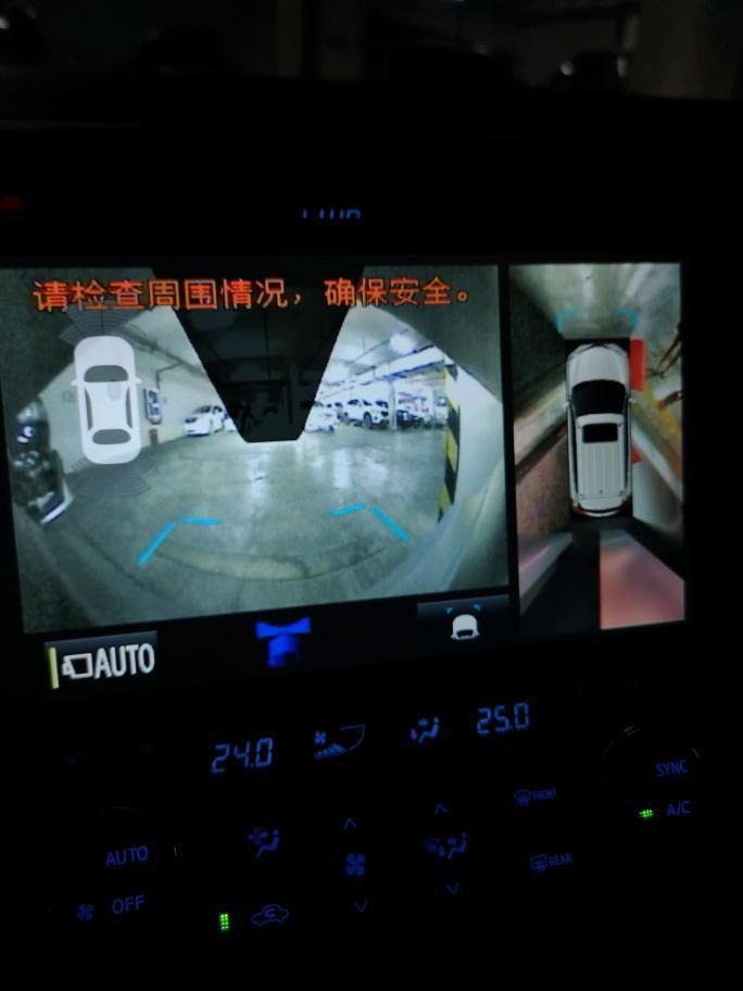 rav4荣放-360影像前面有一块黑影怎么回事？