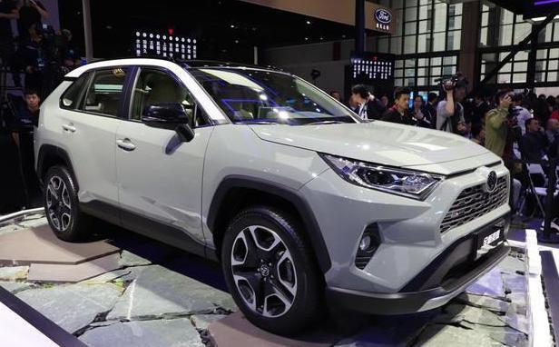 rav4荣放-不懂就要问。。。为什么这几个都叫2019款。到底是哪里不同