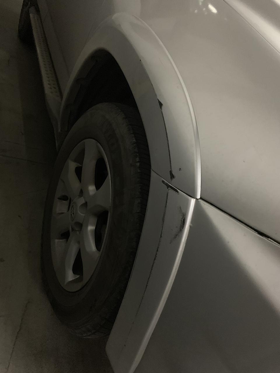 rav4荣放-12款的RAV4右前叶子板轮眉这刮擦掉了点漆，补一下需要多少钱