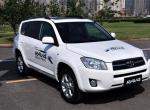 rav4荣放-请问老款RAV4。09款，方向盘沉，感觉里面像生锈，没有润滑油的感觉，打方向一顿一顿的。保证车跑直线太难了，要不停的左右打方向，即使这样也明显感觉车头在道路中间左右摆动。求大神指点可能是哪里出问题了