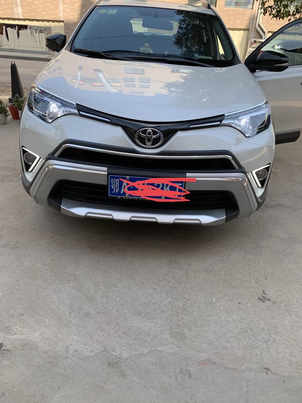 rav4荣放-请教一下师傅们丰田荣放2019款时尚x车缝怎么好大啊