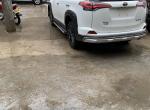 rav4荣放-轮胎上面黑色的轮眉刮了怎么修复啊，更换的话要多少钱