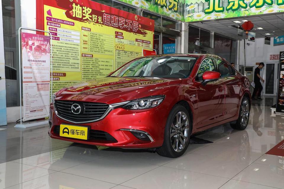 各位阿特兹大佬们好，本人也准备入手一辆，目前看好2.5L蓝天运动版因为看了好多评论都推荐这款，但是奈何我也只是一个普通工薪族，所以得考虑下油耗后期保养啥的，但是又舍不得19寸的大轮毂！所以想像各位咨询下具体的油耗表现还有后期保养，我在的地方不算什么大城市！只要不到晚上下班高峰一般不堵车！这也是我的第一辆车，也算是个新手吧！平时就偶尔开下朋友的车！还没什么技术可言！求资深老车主给小弟指点一二！在此谢了！！