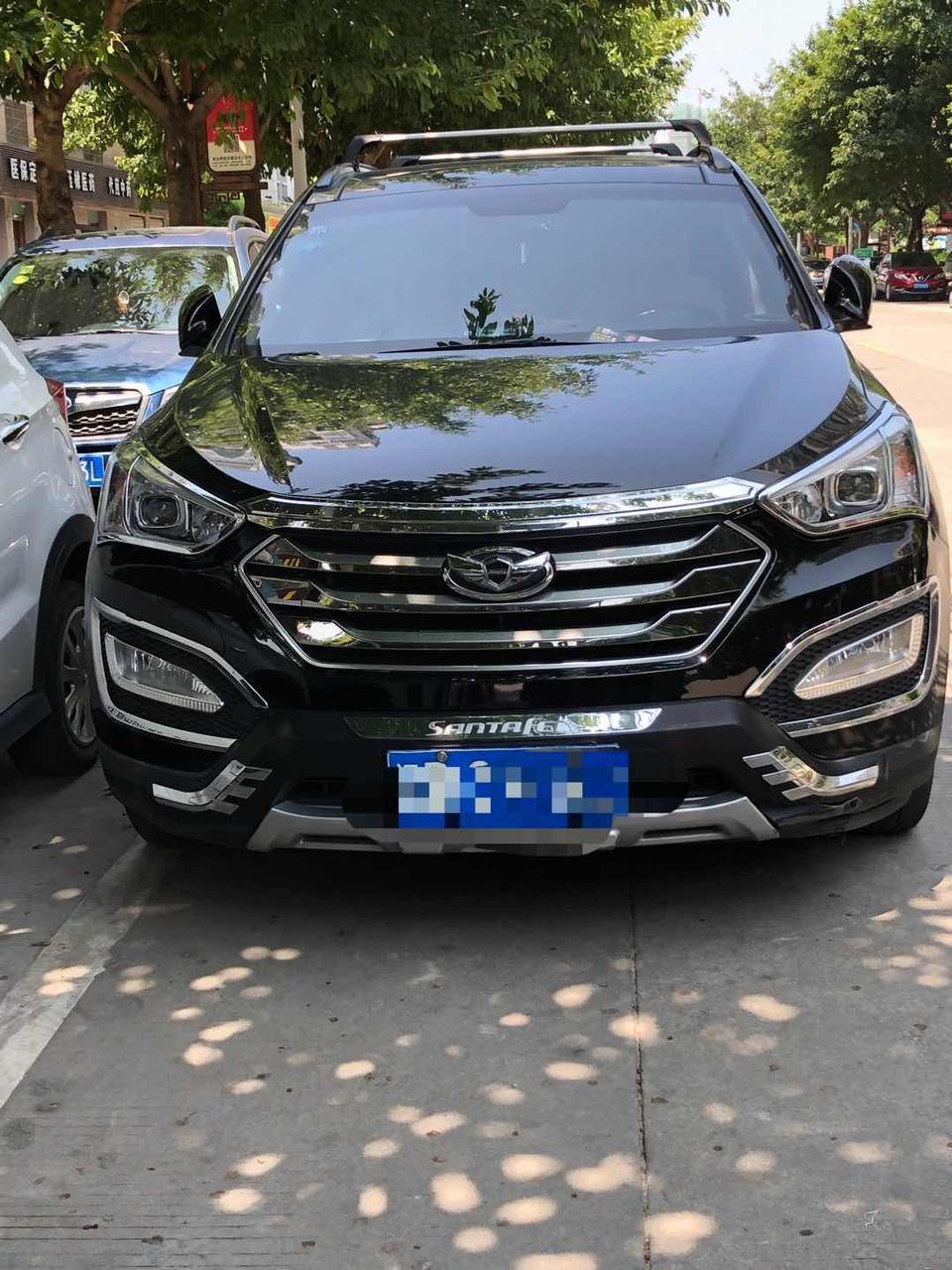 请问各路大神，这是什么品牌的车，识别出来为什么是现代胜达？