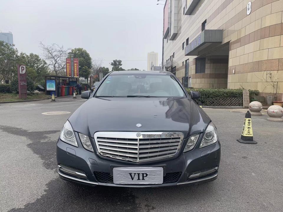 奔驰e级-奔驰E   11年1.8T   200L   值不值得购买   油耗百公里多少啊