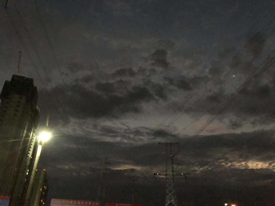 奔驰e级-郑州地区奔驰E300L时尚，8月份政策。
提车预计多少钱。