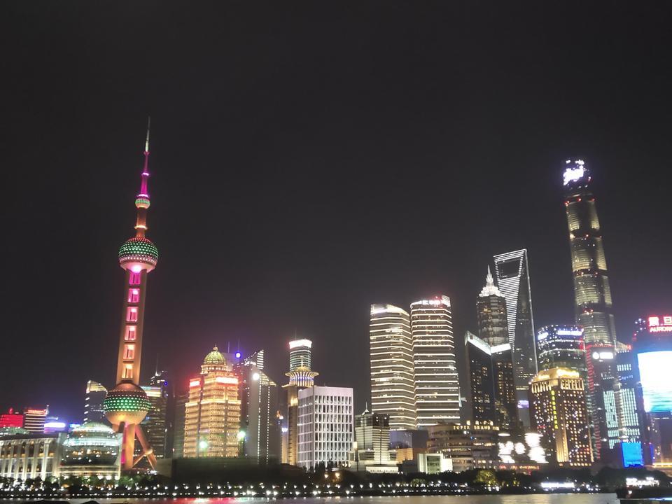 奔驰e级-奔驰E260运动款大概裸车多少钱？