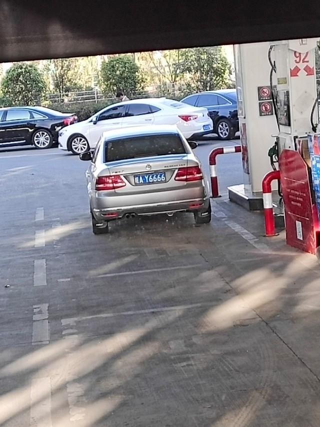 奔驰e级-大家看看这是什么车  车拍照要多少钱