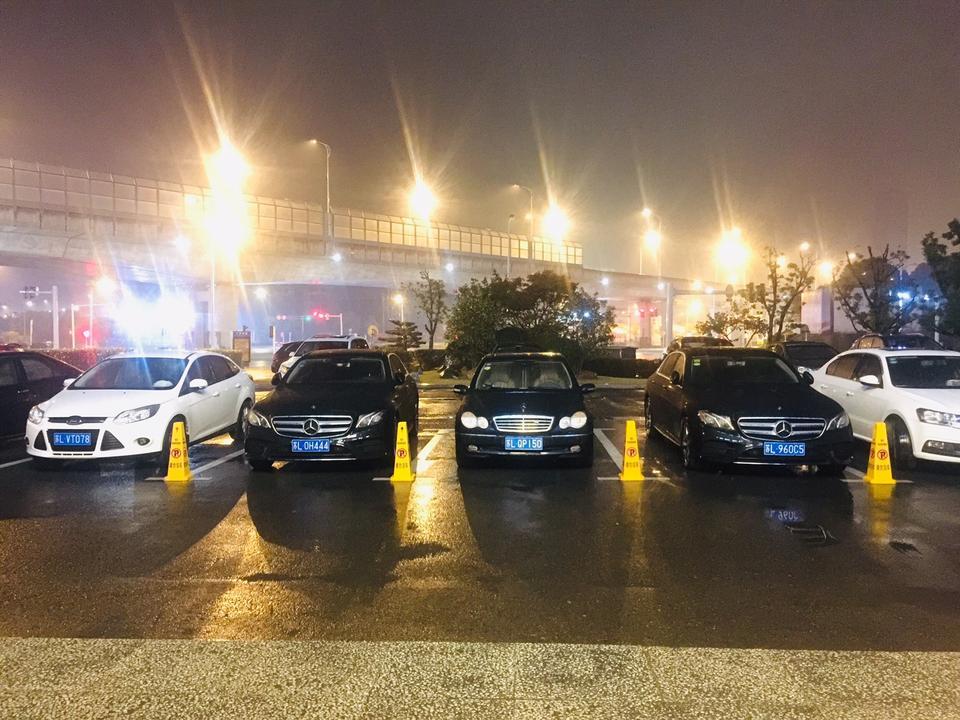 奔驰e级-这三辆奔驰车，哪个贵？能看出来吗？