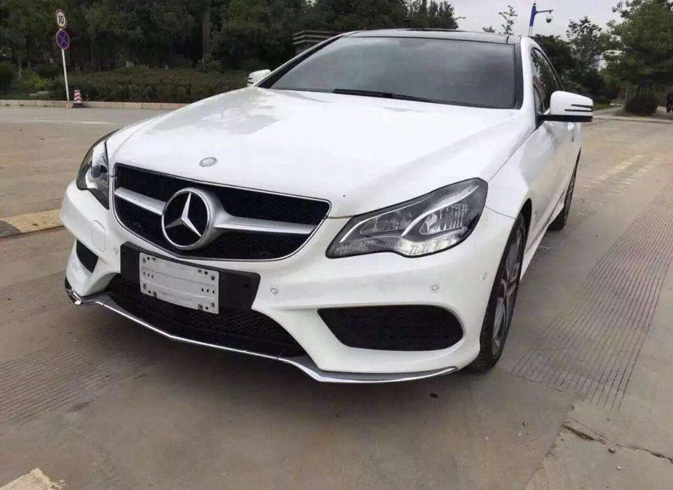 奔驰e级-急 奔驰 展厅车 2017 e200 运动版  出厂1年半了  能买吗？可以买的话  要优惠多少才算划算？要注意什么？或者买2019 c260l更适合  谢谢