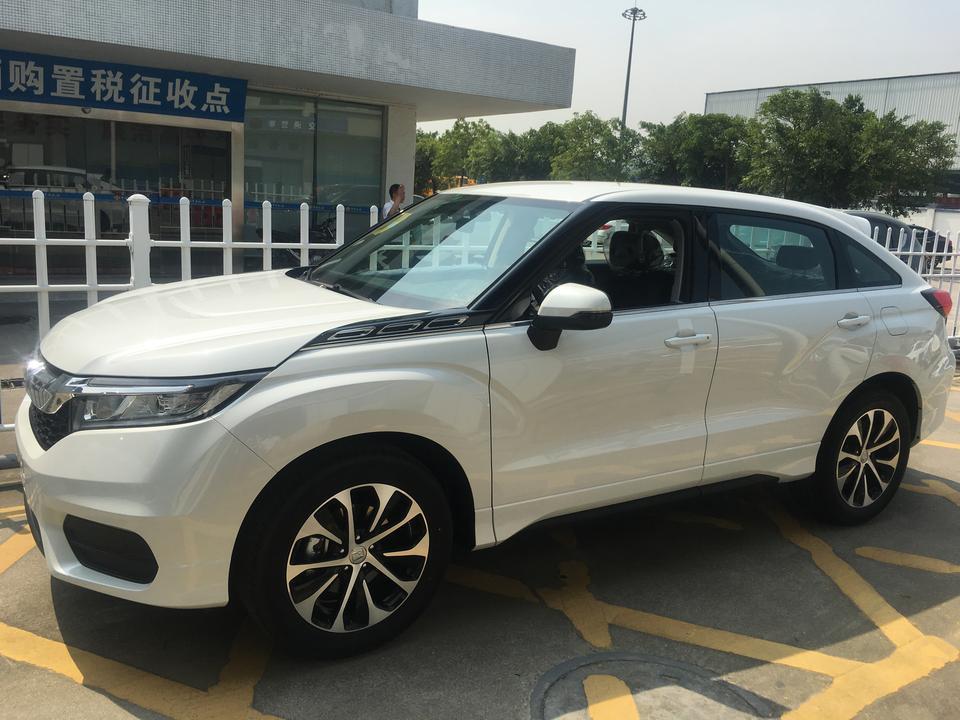 刚提冠道精英，自己加装踏时发现4S店并未喷底盘漆，4s店说厂家自带有了，可我总觉得很多地方都是裸露的时间久了肯定会生锈，请问各位有没有加喷底盘装甲漆？