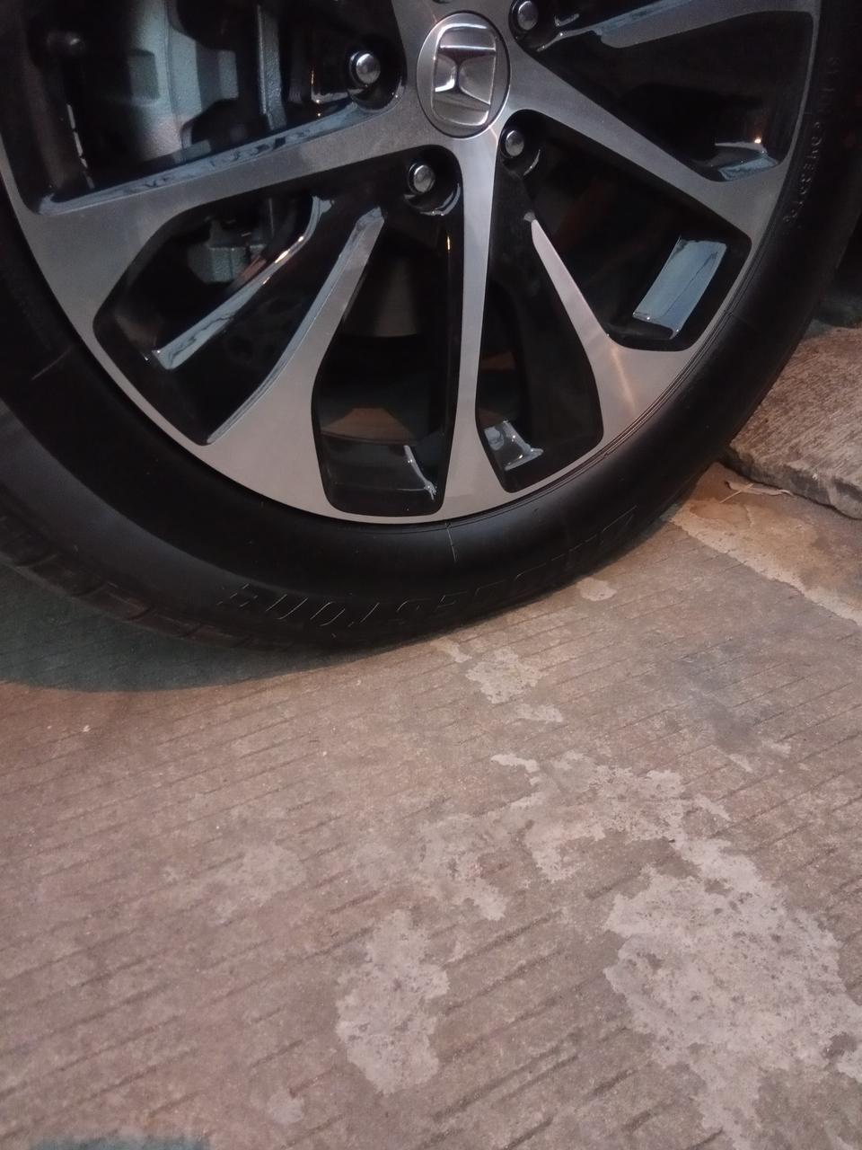 冠道-大家晚上好，我的车尊享版，感觉没有胎压监测的，前轮感觉总是不够气的，望大家指导下