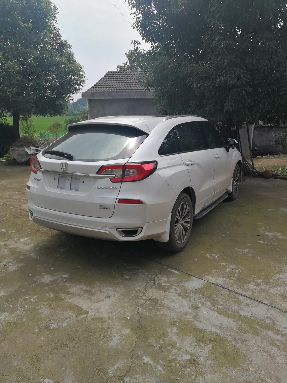 冠道车的上坡辐助怎么用？