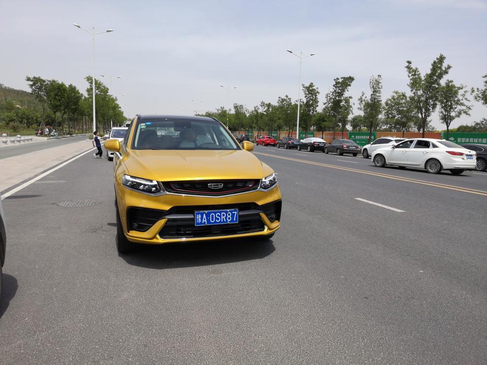 请问各位大师  我想入手13.58万的这款星越  首付百分之三十是需要付多少  分36期还 每月还多少呢