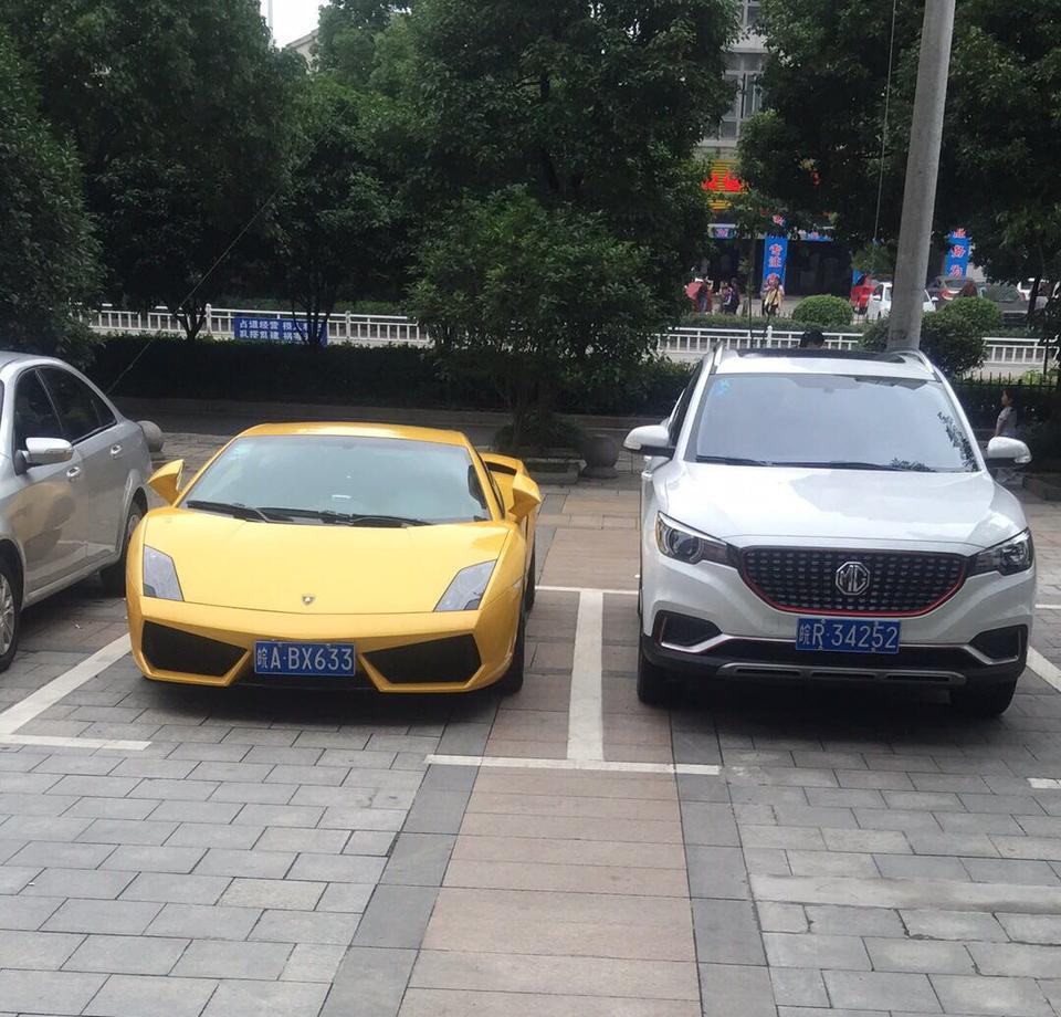 名爵zs-我的车是17款ZS1.0T最高配车型，是17年4月份买的，目前大毛病没有，就是怠速时中控副驾驶位置有异响，开起来就没有了。
想知道有没有哪位老板和我遇到的情况一样？