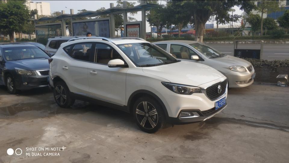 名爵zs-新车才开300公里加油门时1800转再加油时就直接升2700这样正常吗？