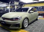 高尔夫-15年高7 1.4T的，往天窗排水孔倒水，水从驾驶位的工作台下流出怎么回事，是排水管掉了还是其他的？？？