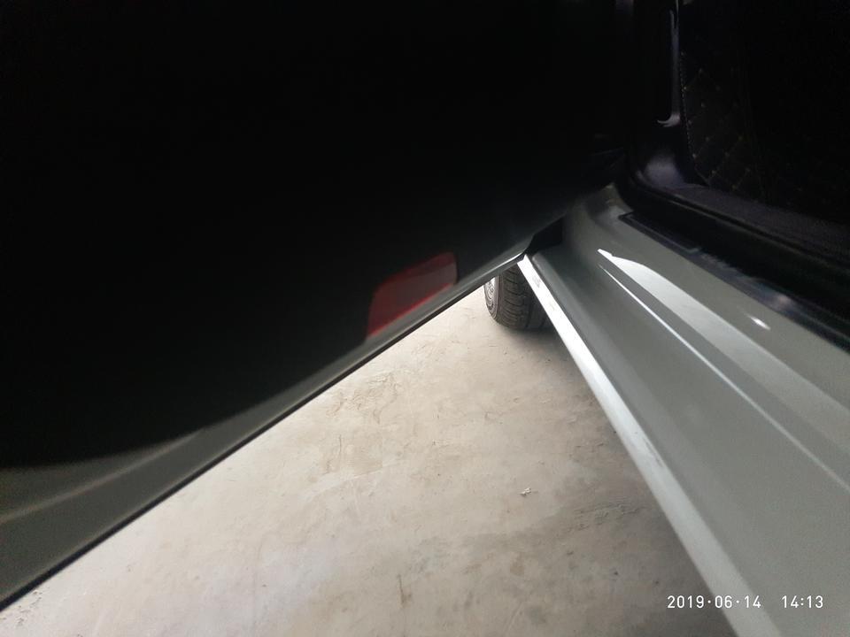 2019款高尔夫原厂没有配置车门迎宾灯，车门底部只有灯壳，可不可以在淘宝上购买那种用电池的雷射迎宾灯，听说把原车门下那个灯壳取下安装就行了，有没有安装过的车友
