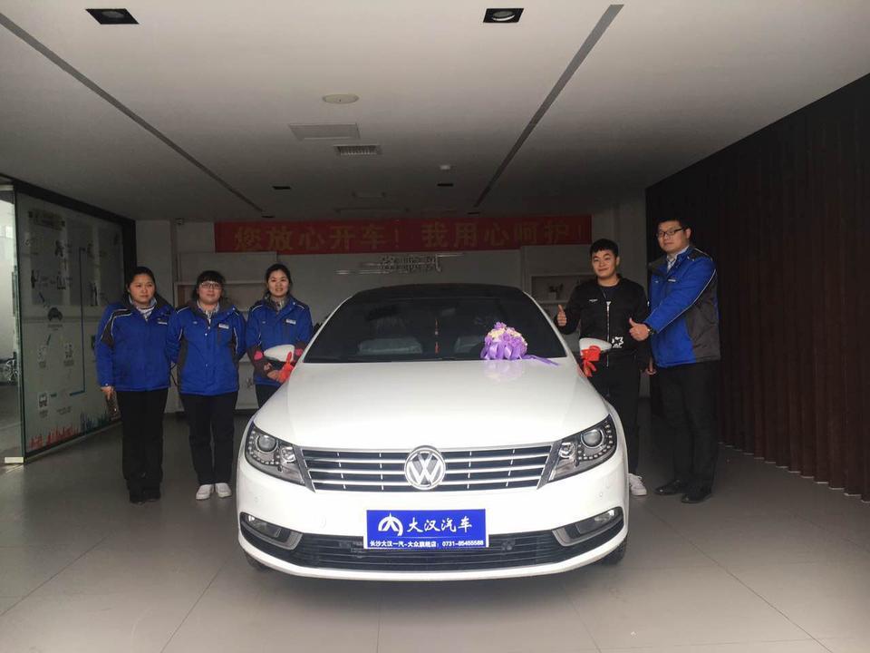 大众cc-17款cc尊贵版，买了两年多，对cc这款车型真的是一种情怀，买之前就看了网上论坛，车内异响，隔音差，减震硬，等等，知道还是买了，时间久了越来越严重，所以现在想去4s店去置换19款cc，毕竟19款cc已经换代，想再给这个情怀一次机会，想车友圈们给点建议或者是要注意哪些，然后可不可以告诉我值不值，有没有这个必要