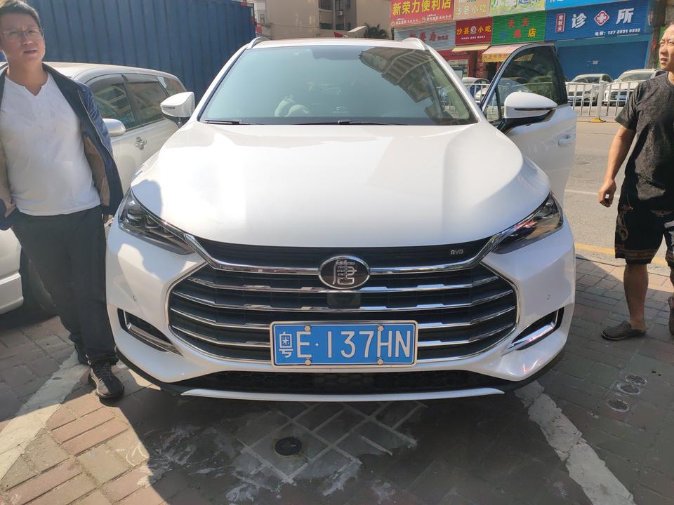 我的唐二代，新车5000公里，高速刹车方向盘抖动，是什么原因