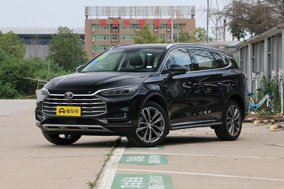 国庆节就要去买车了，看中了比亚迪唐燃油版2019－15.49这款，我想问下各位车友大佬们这款车全款落地要多少钱？该怎么去和4S店砍价？如果从汽贸提车的话会不会没有保障？第一次买车完全就是个小白，还望大佬们多多传授经验，谢谢！