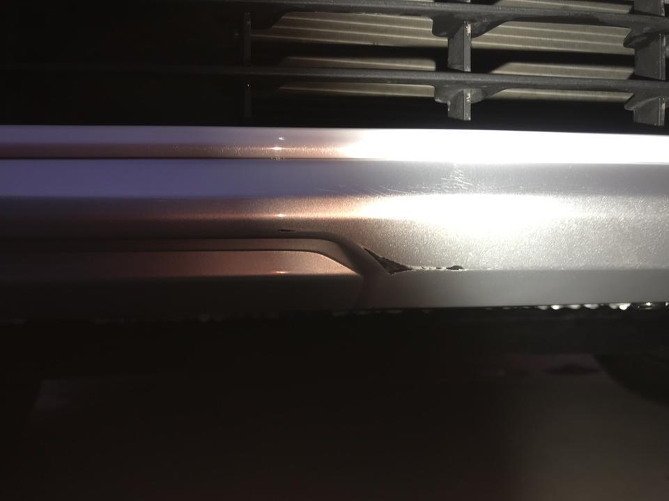 我的宋pro前脸下唇那个塑料的地方蹭掉漆了怎么弄