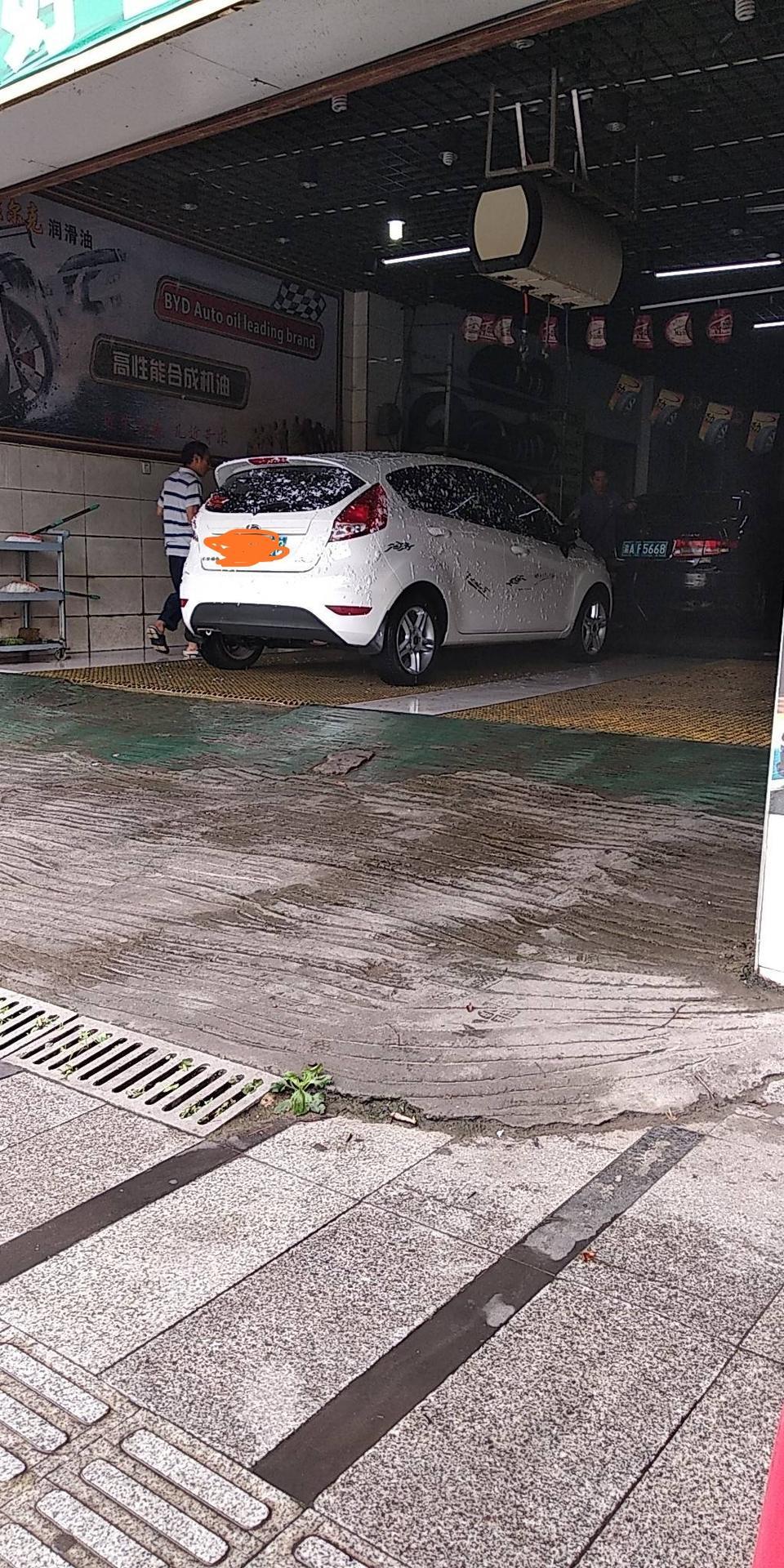mustang-自用13款手动低配福特嘉年华两厢，目前五万公里。还值多少钱呀？？