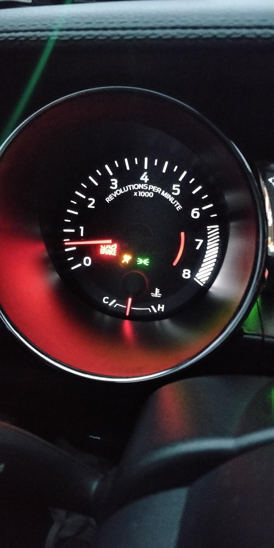 mustang-为什么开着开着就出现安全气囊指示灯