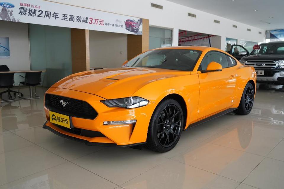 mustang-成都福特4S店銷售人員有微信嗎？想咨詢一下，準備10月國慶節入手一台中規2.3的，順便問一下中規自帶黑色輪轂嗎？