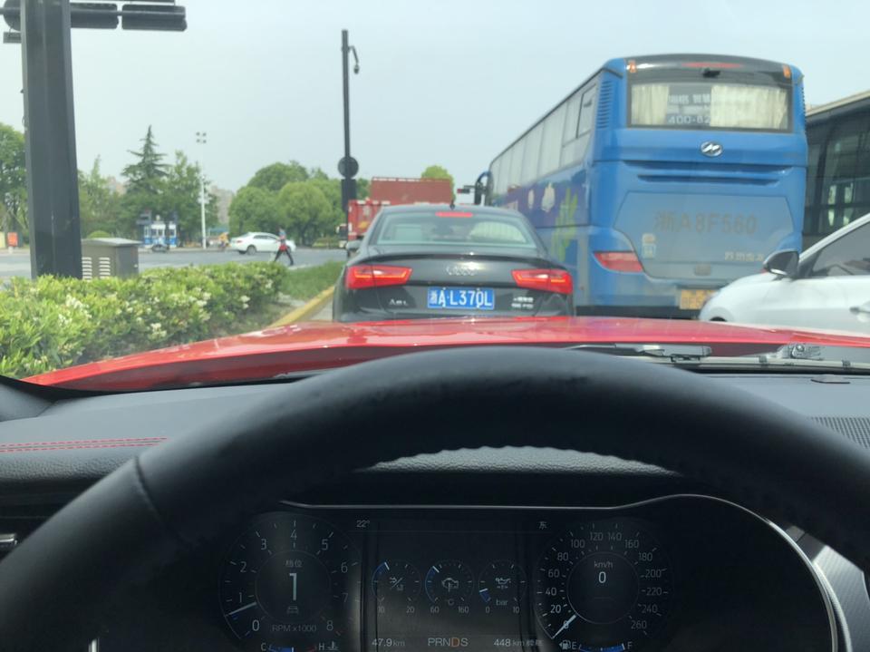 mustang-5.0V8野马GT 我排气调成赛道模式 第二次启动的时候 怎么变回标准模式了 还有雨量感应怎么调