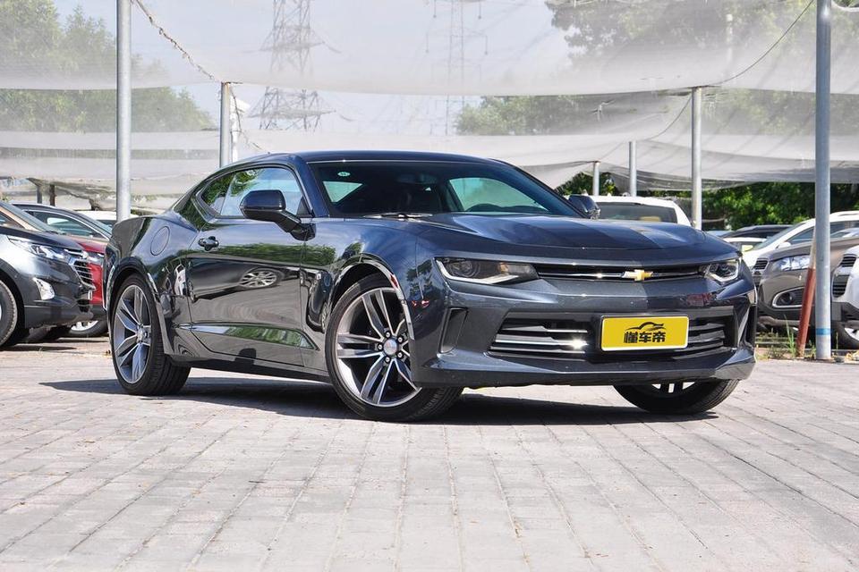 要运动，要面子，要年轻，选雪弗兰科迈罗还是选福特Mustang。