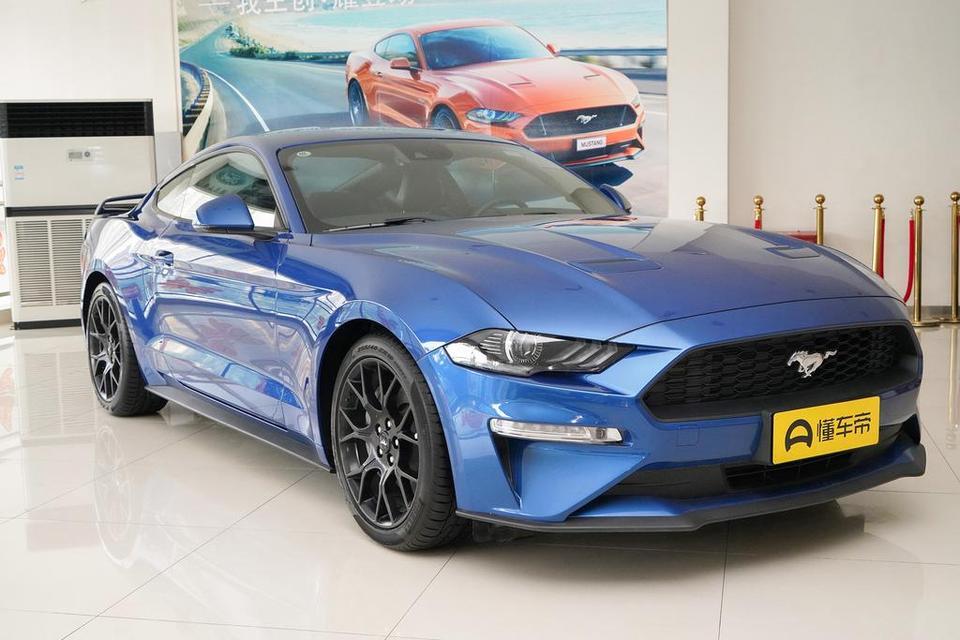 要运动，要面子，要年轻，选雪弗兰科迈罗还是选福特Mustang。