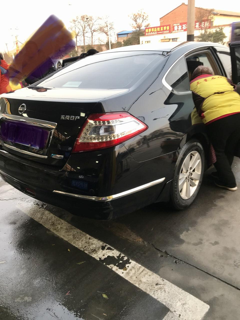 天籁-洗车啦时候看到这款车，莫名喜欢，就是不知道它多少钱……我也不懂，呃我是女生，大神帮我看一下喽