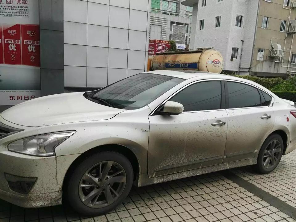 天籁-平时不怎么开空调，最近天气热了，尤其是中午去露天的地方开车，空调打开半天还是热风，是空调问题还是我操作问题?