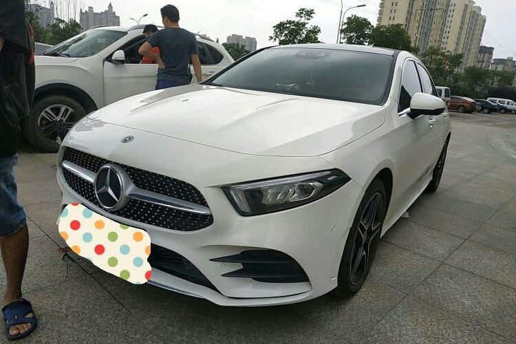 奔驰a级-奔驰A200L外观 和内饰真的很小吗？本人打算接手一辆 本人173 特别瘦