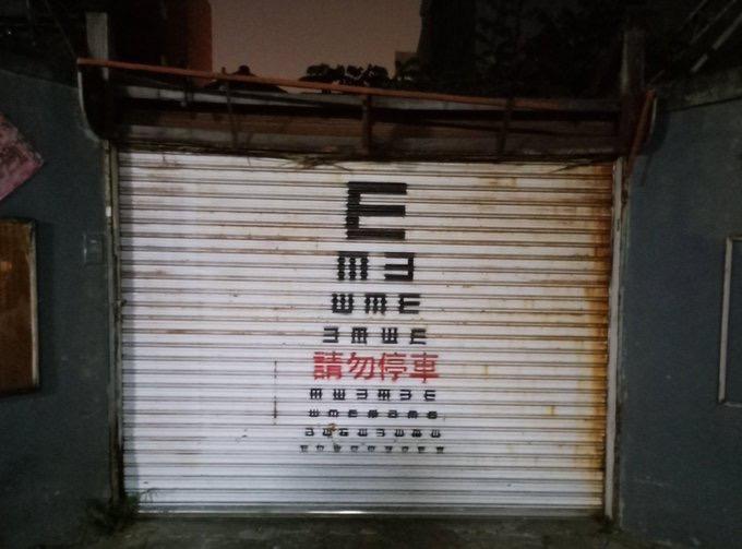 奔驰a级-问下a200L自带地图和车载网络要付费吗，可以自己装副卡不？
