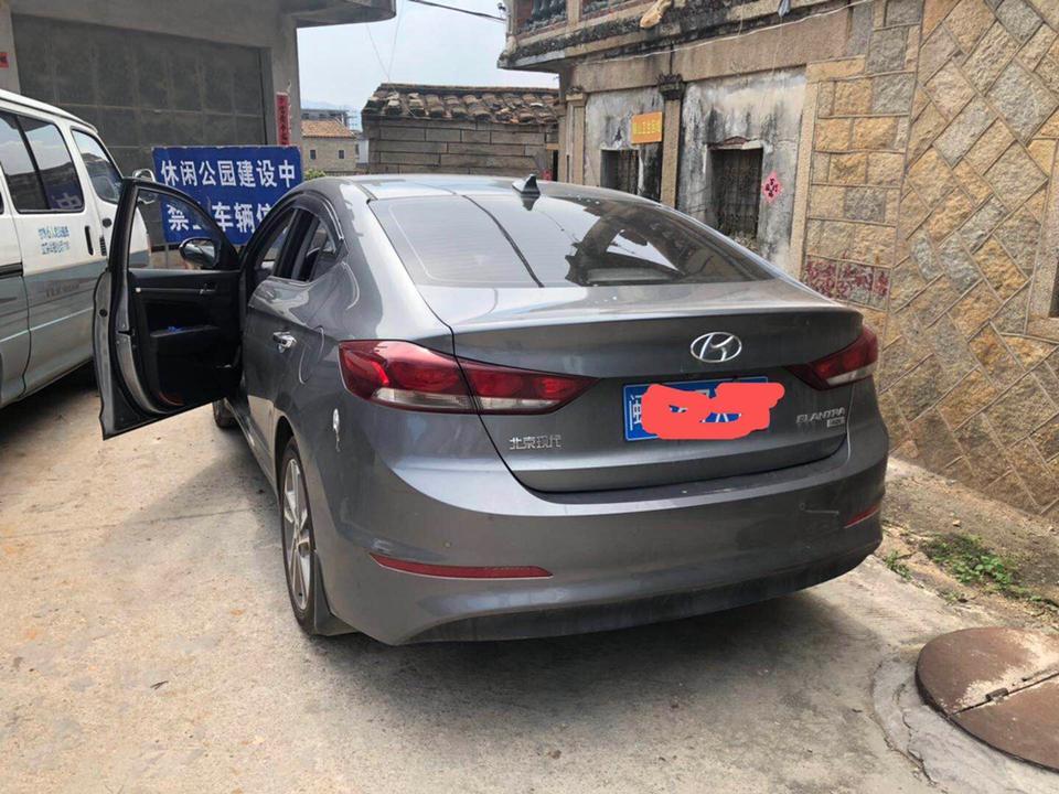 求大神帮我核实一下这款领动车是什么版本?哪一年的款式。 车架号LBEADAFC0KX471945 买的时候是1.6L,16款自动精英,注册网约车显示18款15周年特别版。如果有专业人士给出这两款车的区别那更好。 求大神帮我核实一下这款领动车是什么版本?哪一年的款式。 车架号LBEADAFC0KX471945 买的时候是1.6L,16款自动精英,注册网约车显示18款15周年特别版。如果有专业人士给出这两款车的区别那更好。