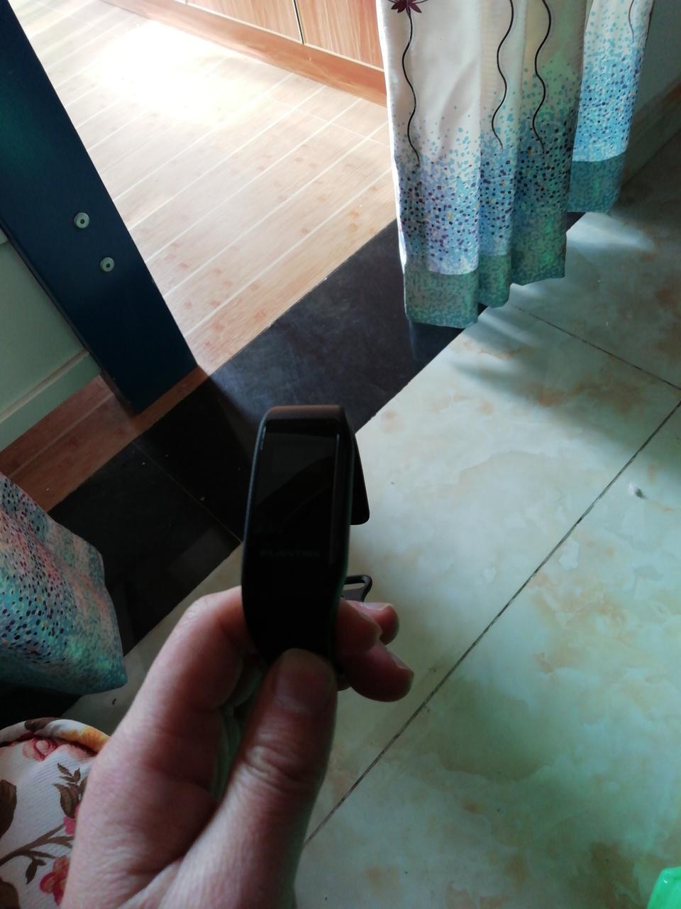 领动-这个手环怎么触摸都不亮，求大神指点