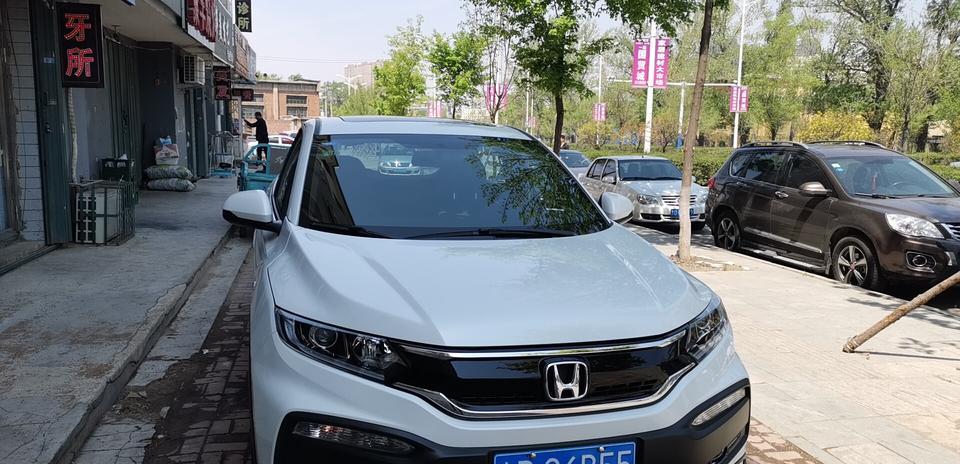 本田XR-V 1.8L自舒 4S店给安装完倒车影像 倒车雷达就不响了 只能看见图像 但是没用警示音是怎么回事？