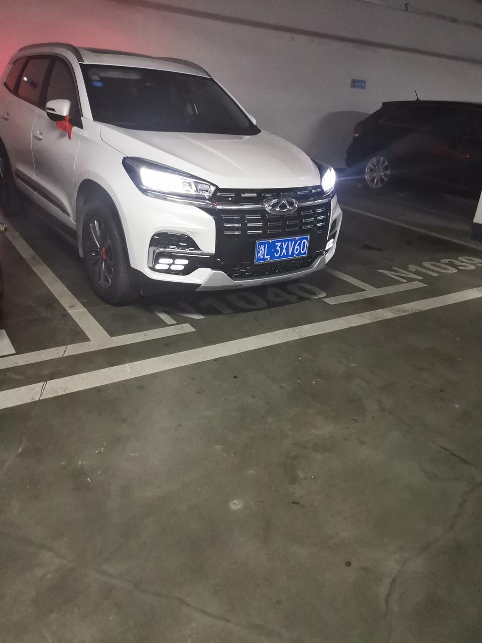 瑞虎8-发动机抖动的厉害，特别开空调。胎燥有点大，电动尾门上升不顺畅