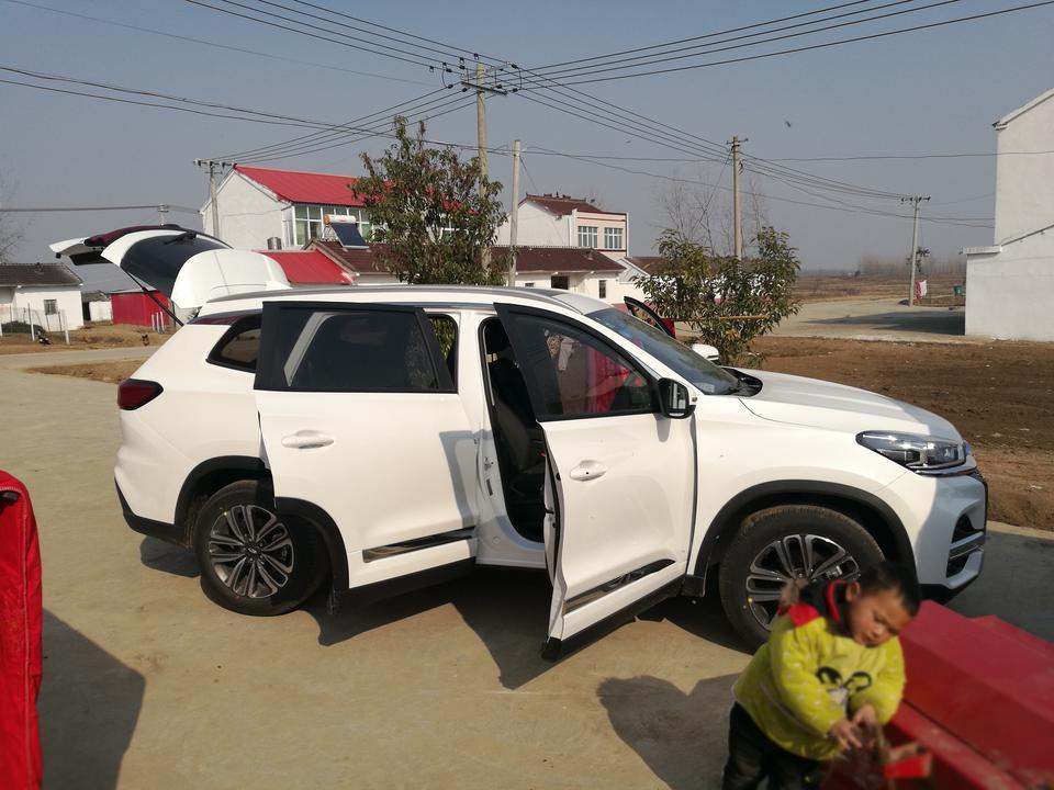 瑞虎8-自豪型胡巴四个喇叭，能不能加装旗舰型的8个喇叭。不用改线的那种