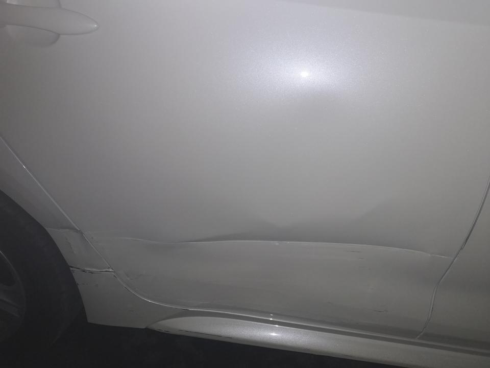 雷凌-亲们晚上开车没注意一血诞生了！有必要去4s店弄吗？外面弄下大概多少钱？