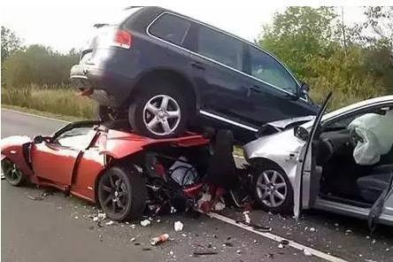 雷凌-车子放在维修店里，店主试车撞死人没有能力赔偿，车主要负责吗？