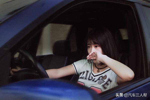 雷凌-为什么很多女司机都不愿意开车？除了车技不好还有这几点原因

最近这几年考驾照的人就没有少过，无论是男还是女，不管有车还是没有车，这些人拿到驾照以后却没有开车。尤其是女孩子，辛辛苦苦拿到驾照以后，还真没有看过她们开车上路的，那么这是为什么呢？