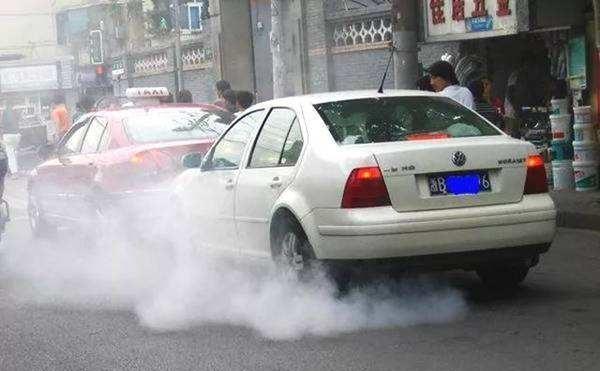 雷凌-“原地热车”和“低速行驶热车”，哪个更合理？